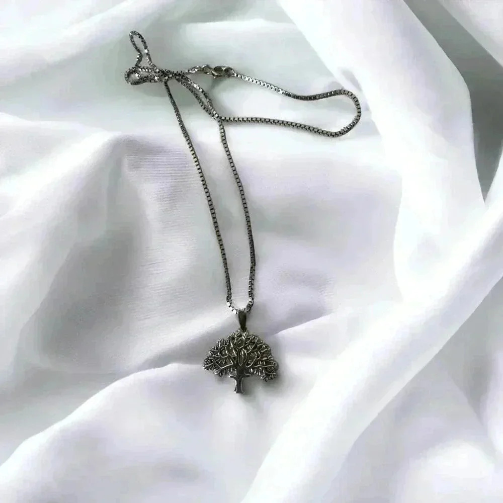 Sterling silver tree of life good luck pendant on chain 16.5”
